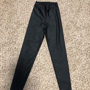 Shiny leggings
